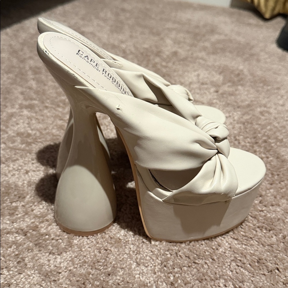 Cape Robbin Ivory Platform Mule Heels | Sculptural Heel | Size 8 - Picture 4 of 9